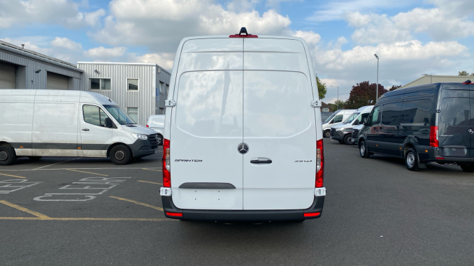 Mercedes-Benz Sprinter 315Cdi L3 Diesel Rwd 3.5t H2 Select Van - Image 10